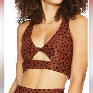 NWOT BEACH RIOT Twist Sports Bra